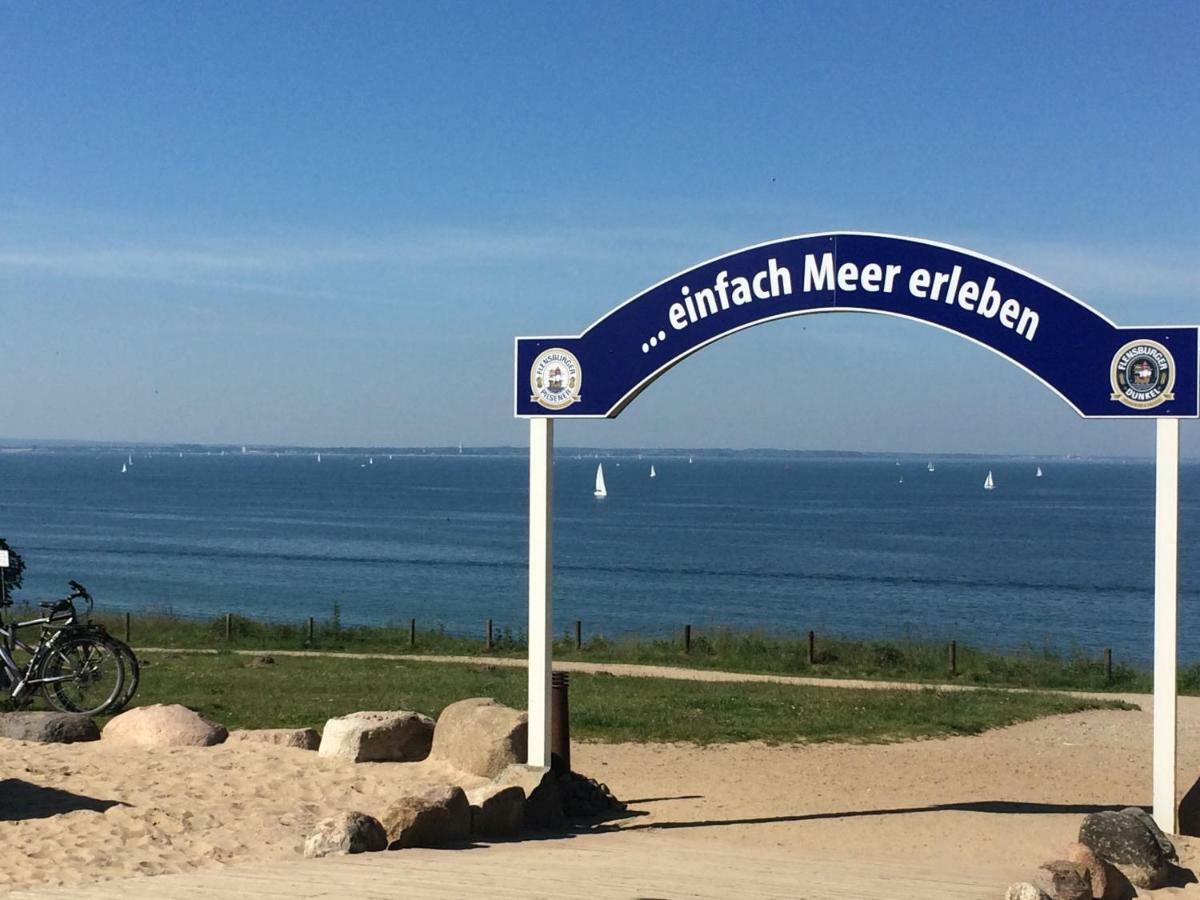 Ostseeferienwohnung Storchennest Dassow Buitenkant foto
